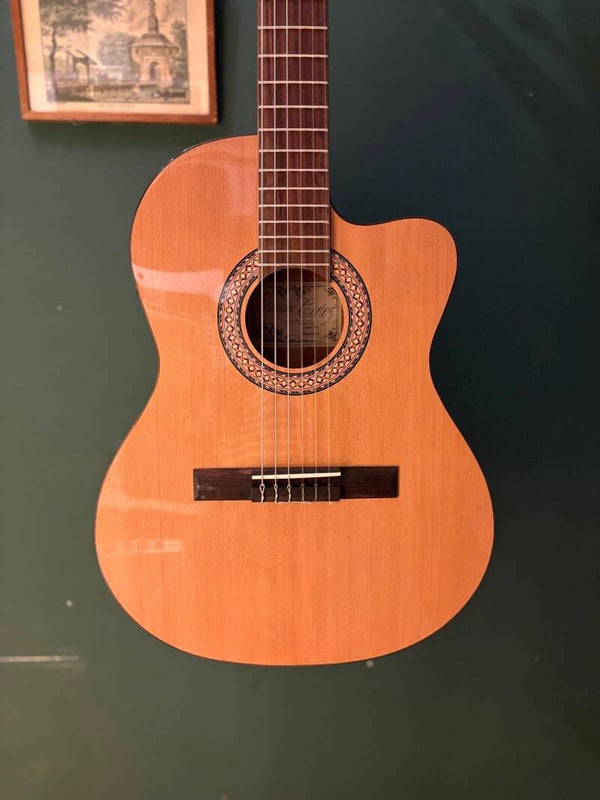 Maya CST |Salvador Cortez Iberia Series solid Canadian cedar top