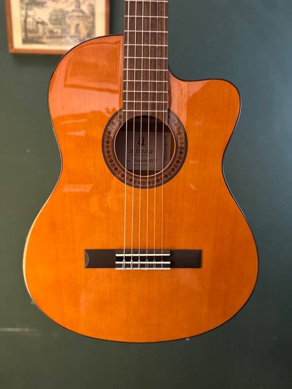 Admira JUANITA-ECF classic guitar spruce and sapele