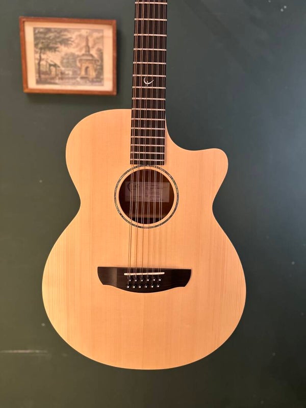 Faith 12 string Pre Loved