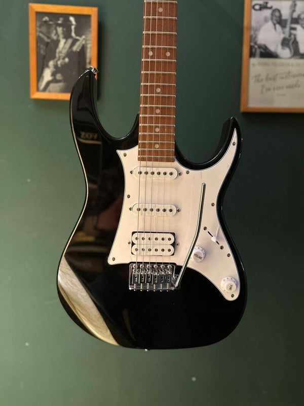 IbanezGRX 40 Black Night