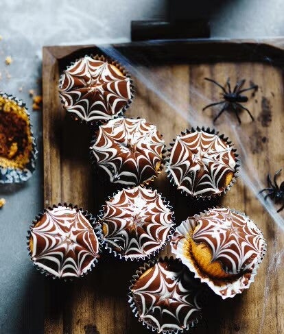 Halloween Spinnenweb Cupcakes