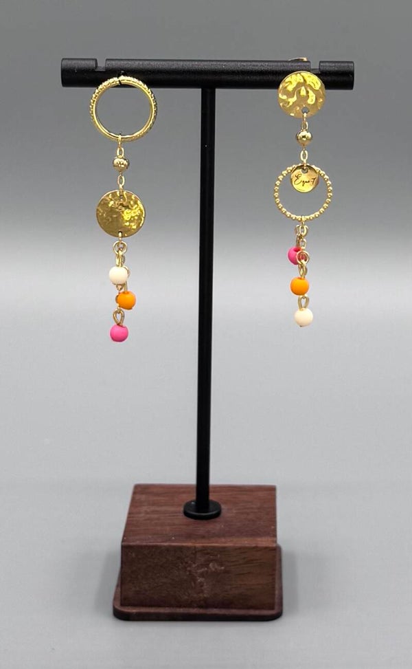 Boucles d'oreilles dorées / fuschia et corail