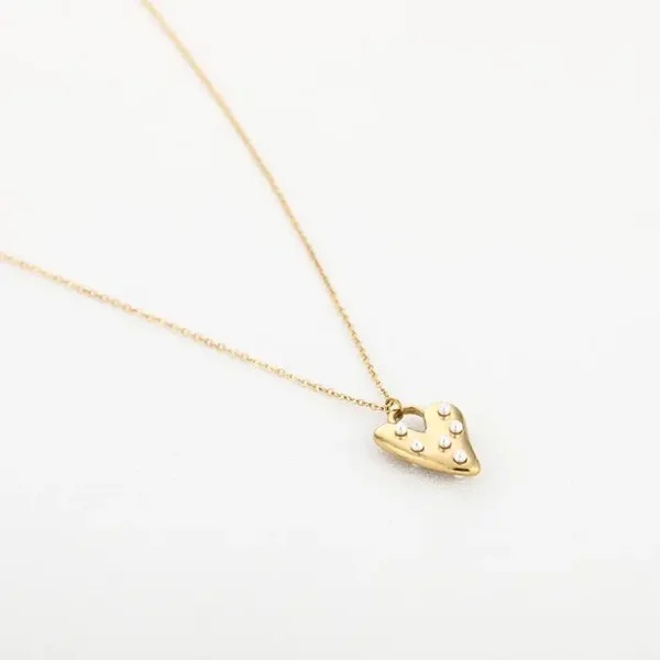 Hartje met parels ketting