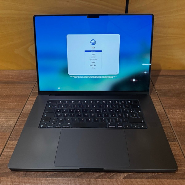 MacBook Pro 16", Slightly Used, AZERTY
