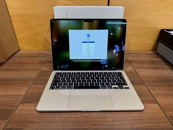MacBook Air 13,6", Slightly Used