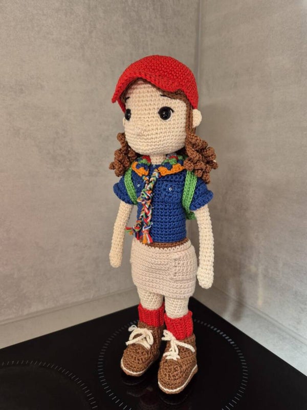Poupée Scout fille 35 cm