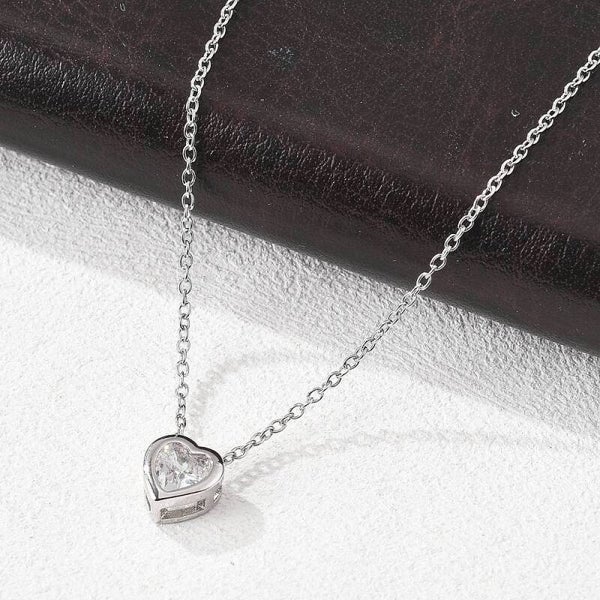 Halsband med glashjärta