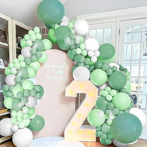 balloon-garland-number-and-background-standard-uv1hpf.jpg