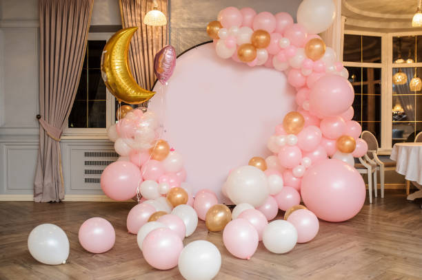 balloon-garland-pink-white-with-backdrop.jpg