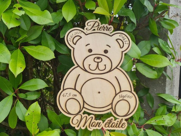 Bébé gravure sur bois de taille H28xL20,5 cm