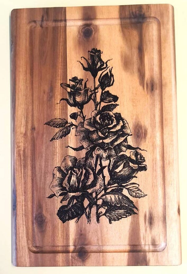 Schneidebrett aus Akazienholz mit Gravur 30х20 cm.