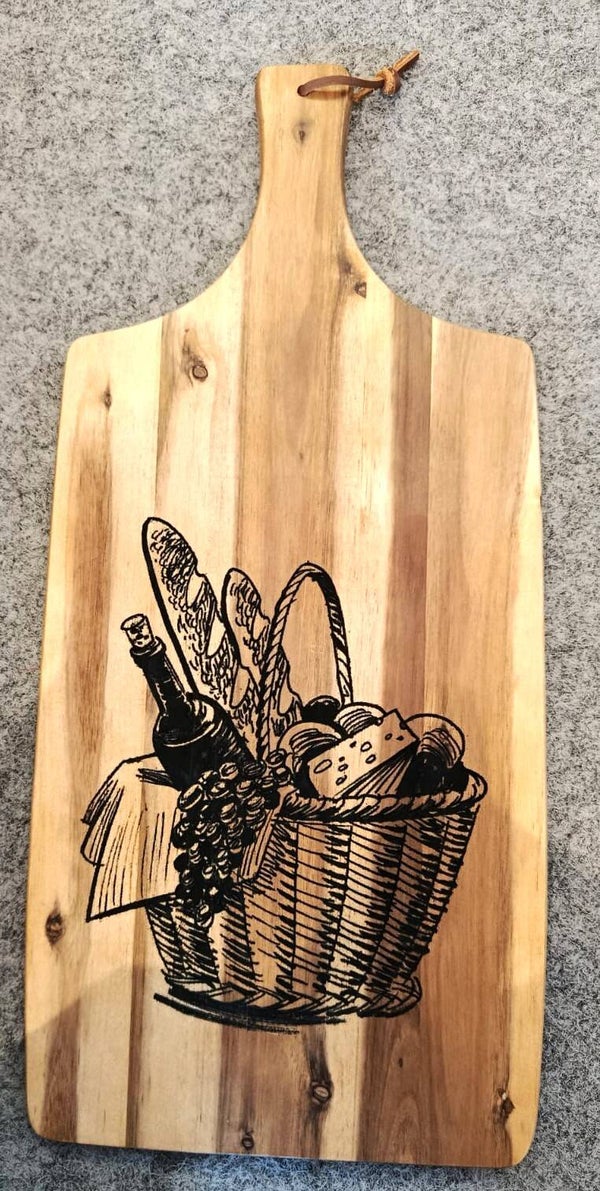 Großes Schneidebrett aus Akazienholz mit Gravur 45х30cm.
