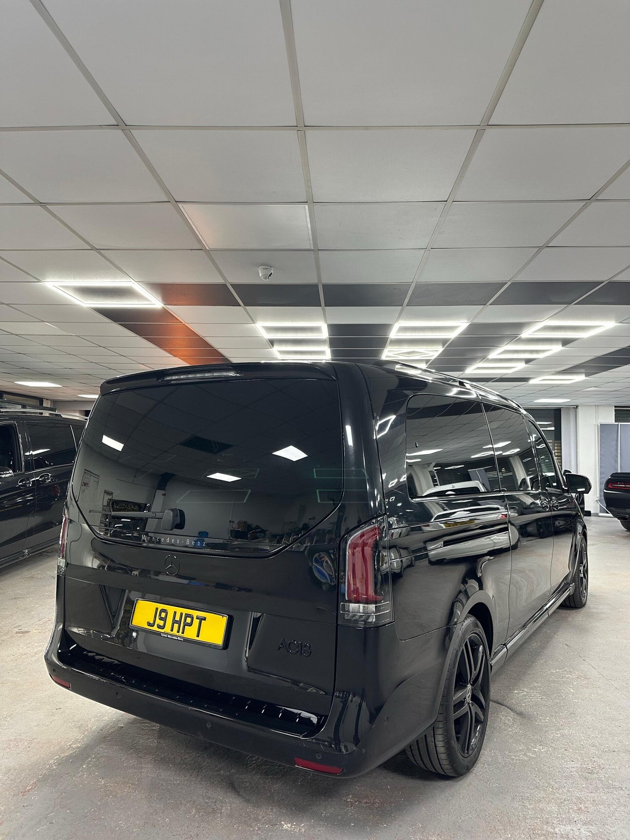 AC13 Jet Class executive chauffeur vehicle exterior