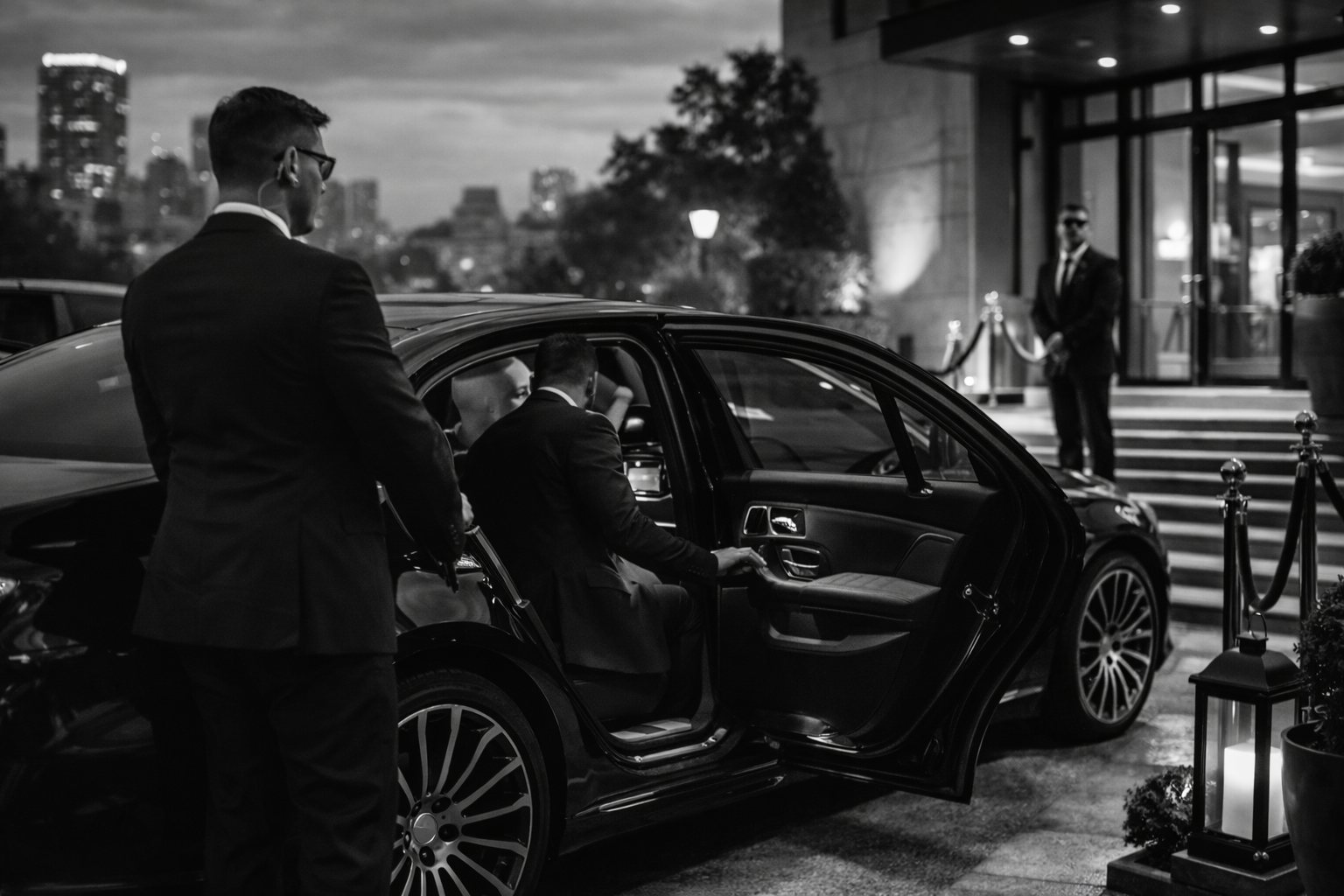 Secure Transport Coordination Organizzazione e coordinamento di trasporti riservati con attenzione a puntualità, discrezione e continuità del servizio.