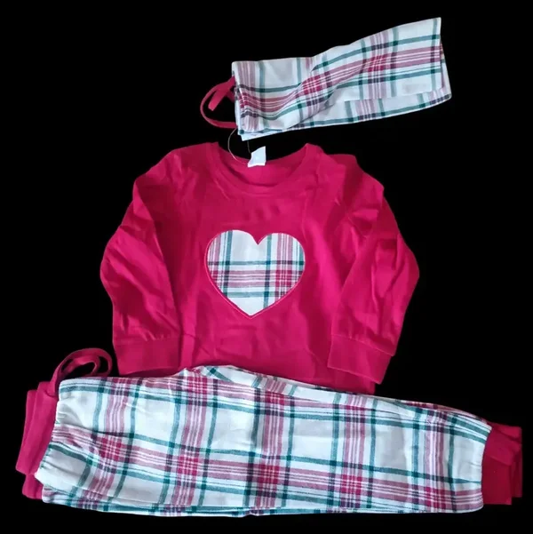 rot weiß karierter Pyjama