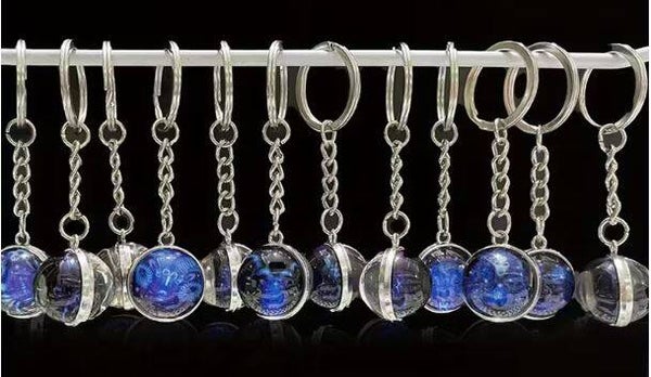 Blaue Anime-Glow-Schlüsselanhänger Tierkreiszeichen