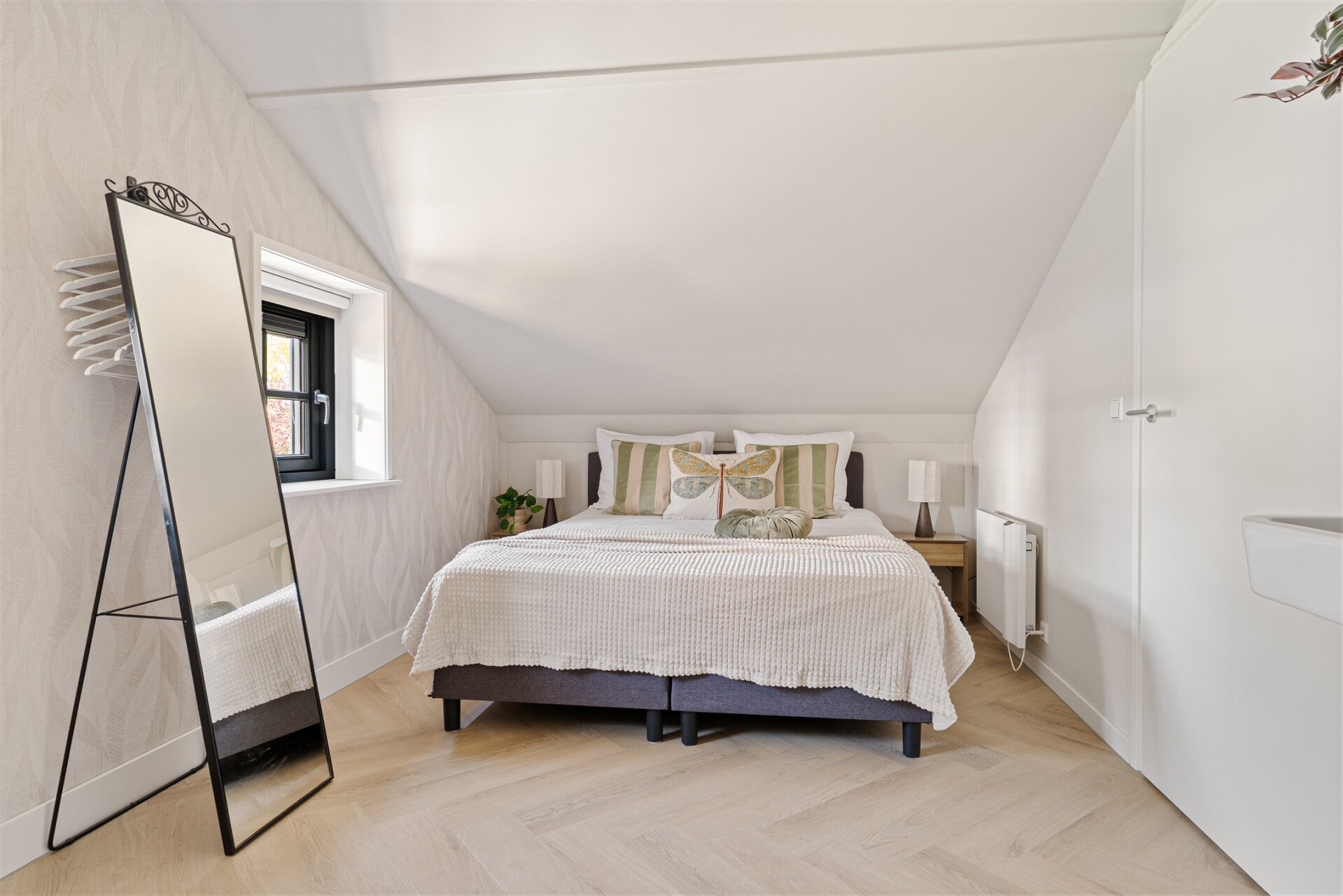 grote-slaapkamer-i-standard-cpazxl.jpg