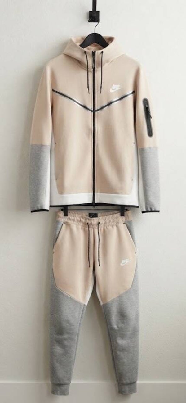 nike tech beige grijs