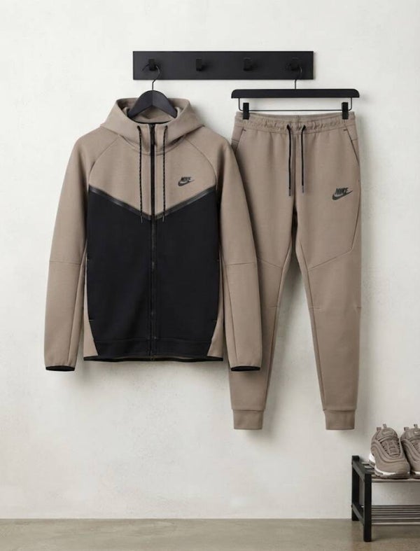 nike tech bruin zwart