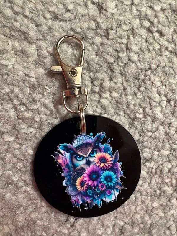Black Acrylic Circle Bookmark – Blue & Purple Owl with Flowers & Dreamcatcher