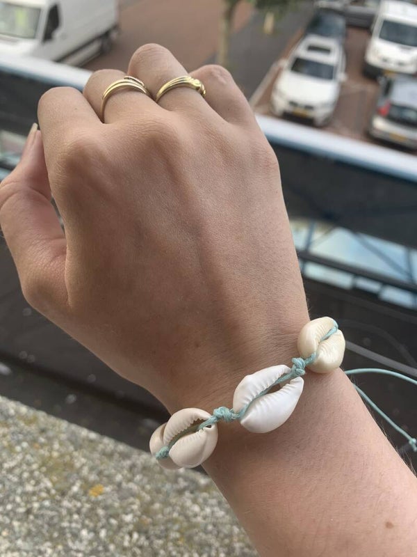 Kaurischelpen armband pastel blauw