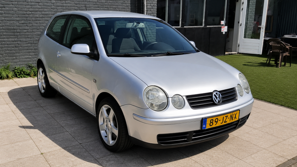 Volkswagen Polo 1.4-16V Highline