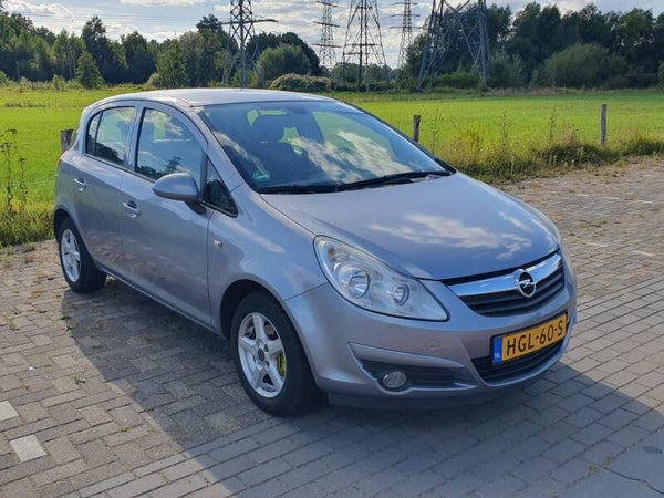 Opel CORSA 1.2-16V Essentia
