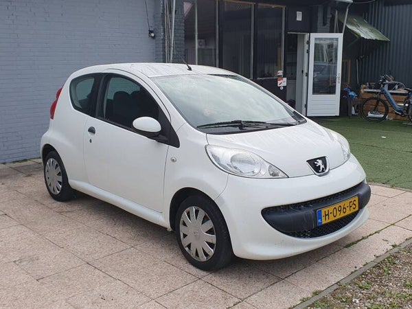 Peugeot 107 1.0-12V XR