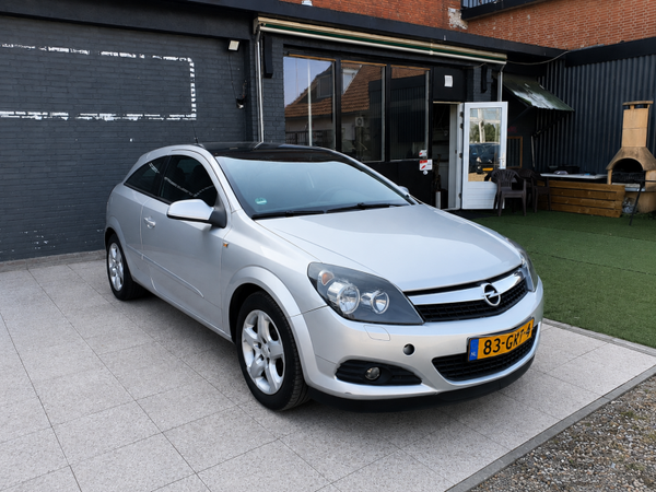 Opel Astra GTC 1.6 Business