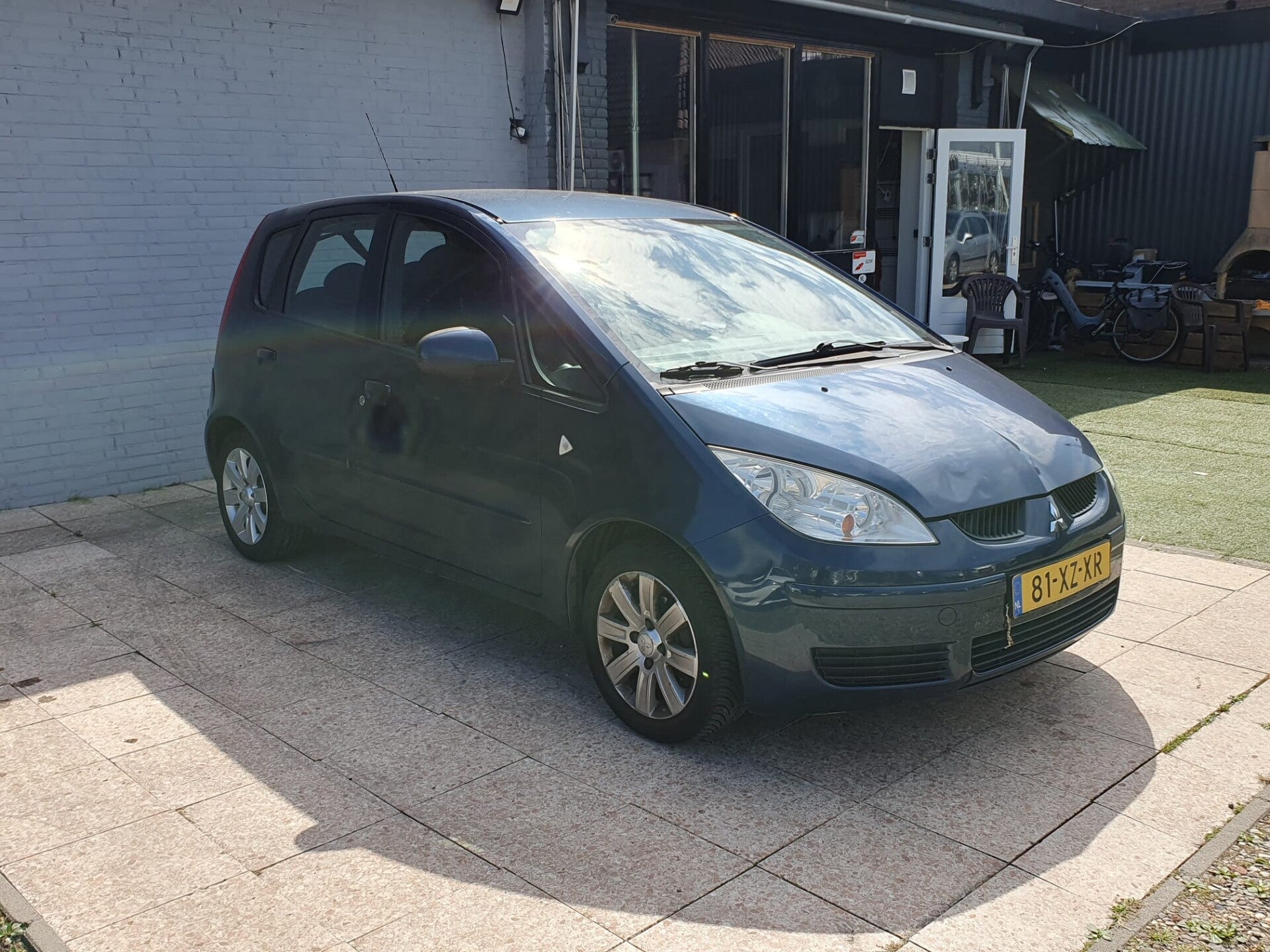 MITSUBISHI COLT