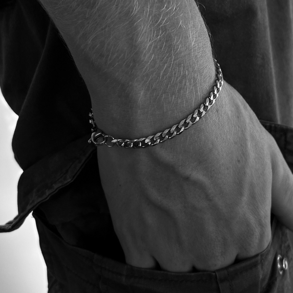 Curb chain bracelet