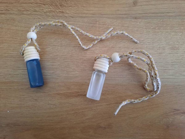 GEURFLESJES VOOR BIJVOORBEELD IN DE AUTO