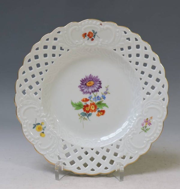 MEISSEN Durchbruchteller Blume 3 mit Goldrand