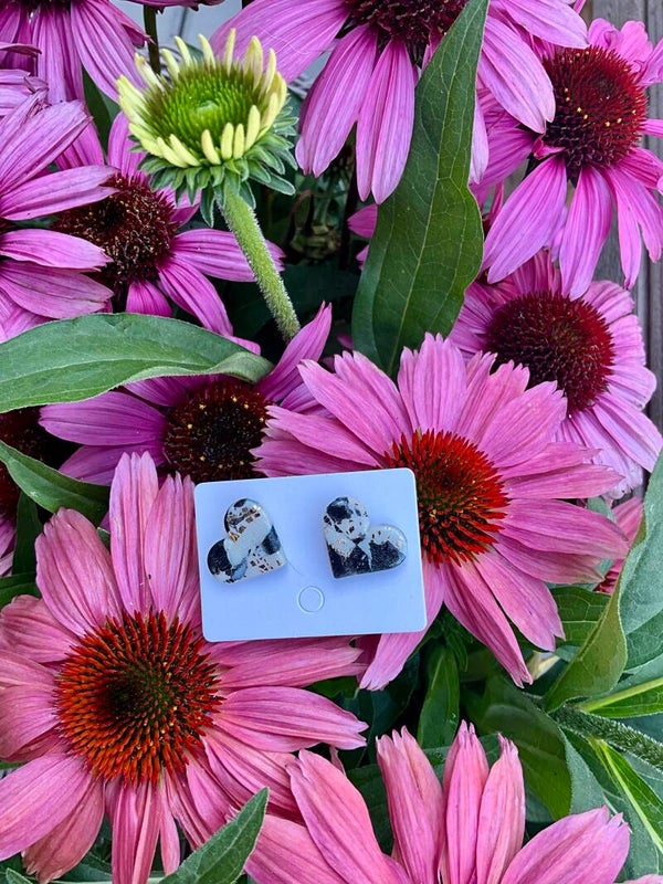 Black Madagaskar studs hartjes