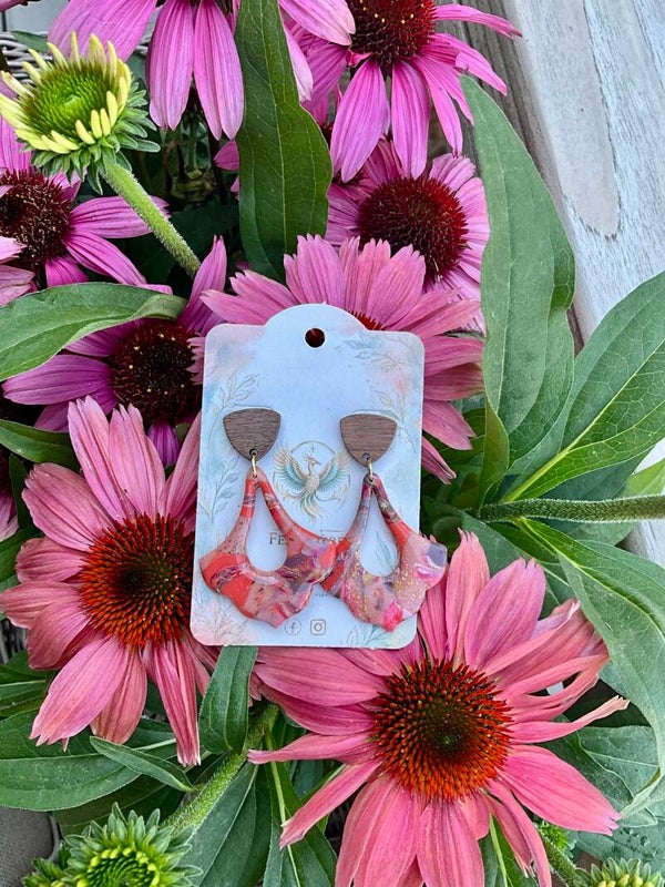 Coral indian summer Alix met mahonie oorteker