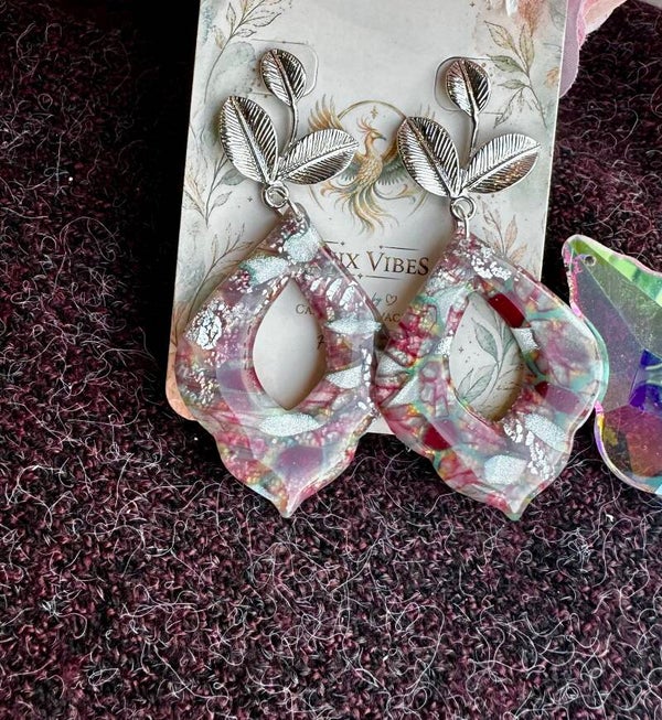 Burgundy wings met zilver steker