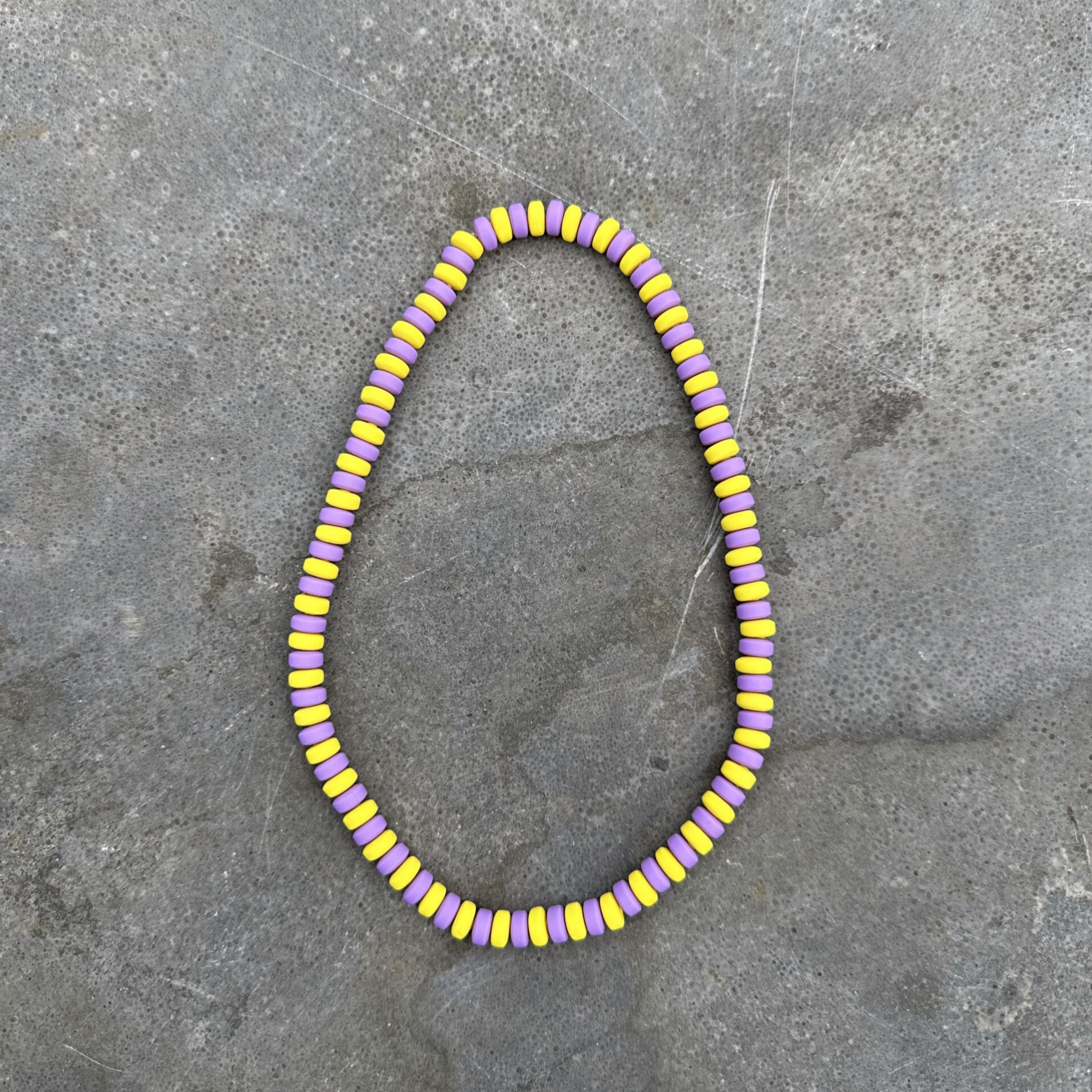 Kleurige Lila/ Gele ketting