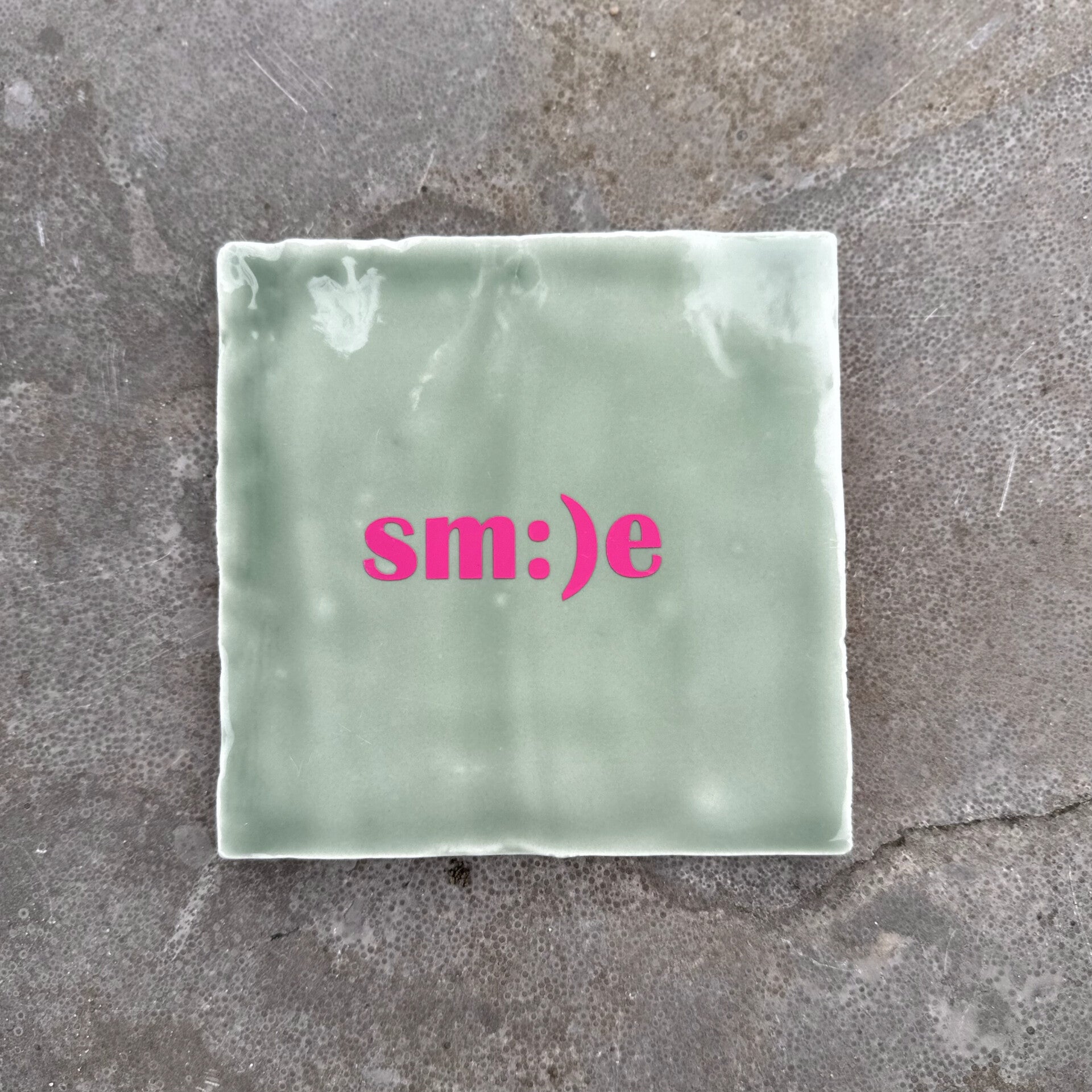 Tegeltje Sm:)e