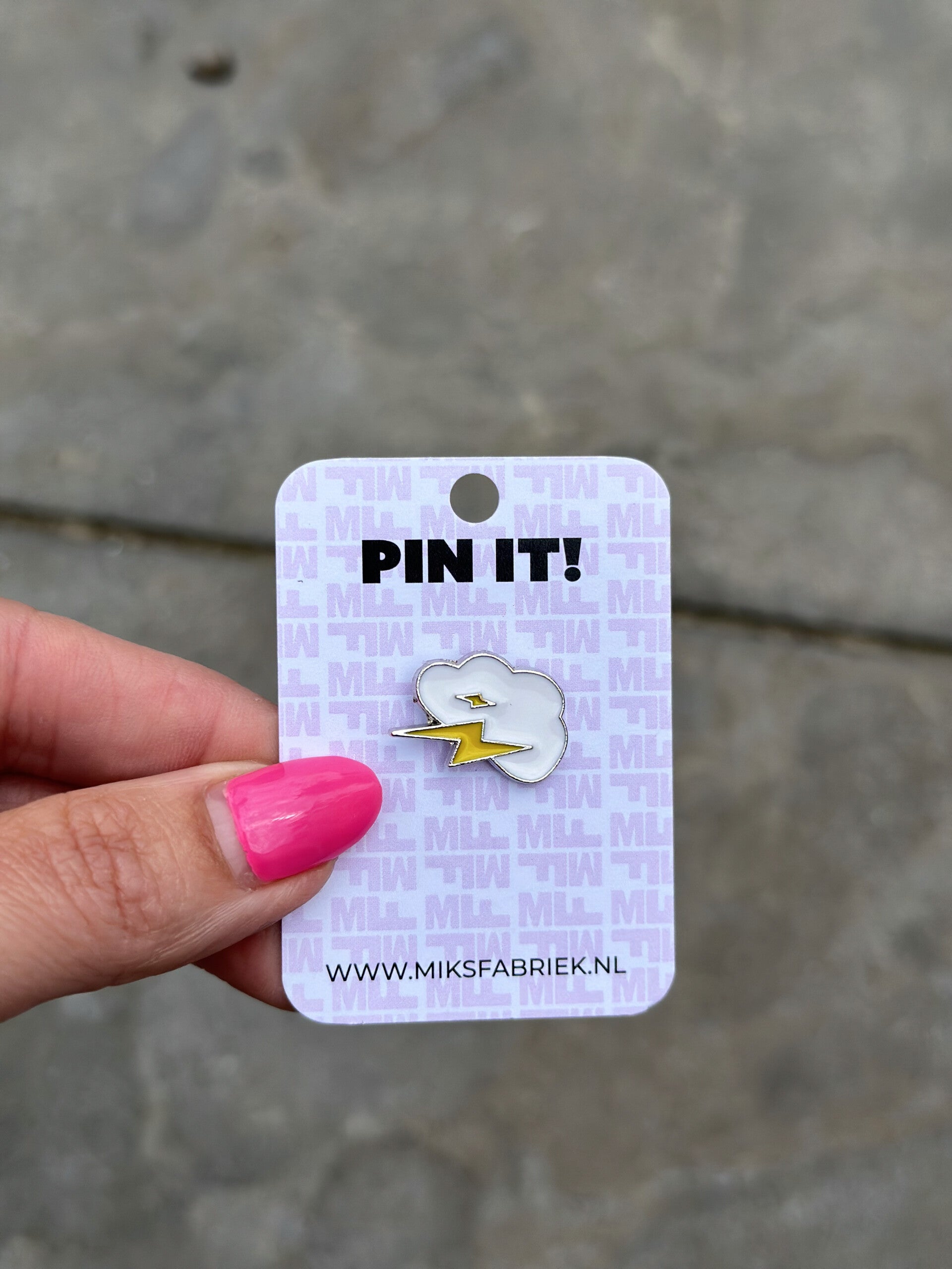PIN IT!! Bliksem wolkje