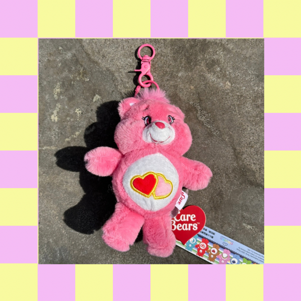 "LOVE" Care Bear sleutehanger