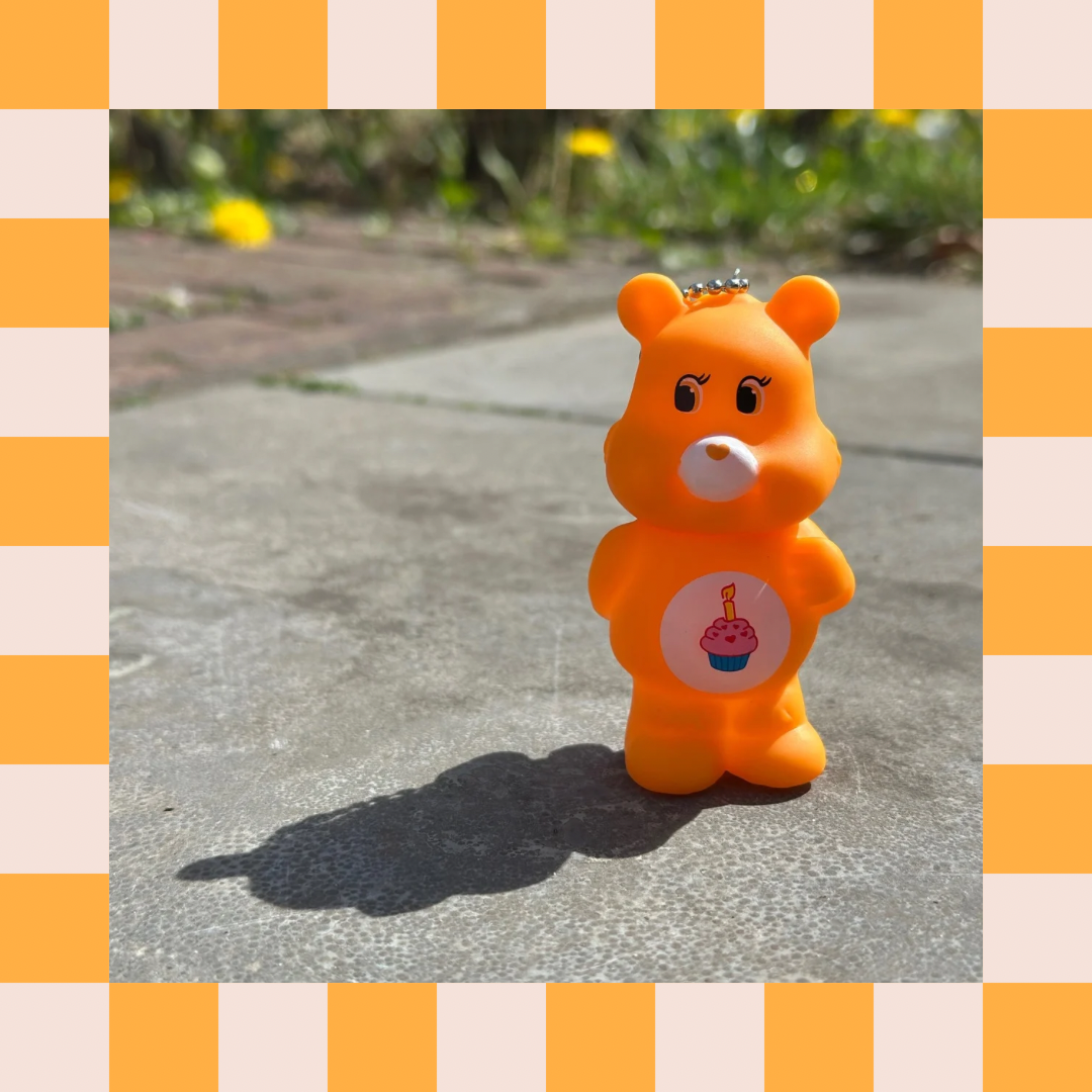 "CAKE" Care Bear sleutelhanger