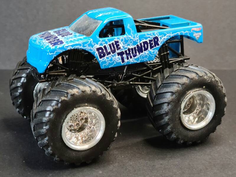 2015-blue-thunder-standard-el6n23.jpg