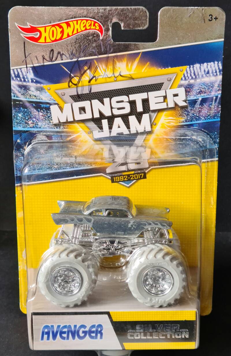 2017-avenger-silver-collection-standard-rhsmc2.jpg