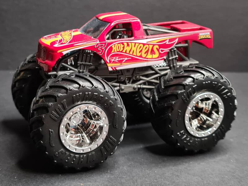 Hot Wheels Racing - No3