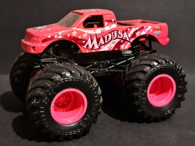 Madusa - Wheel Swap