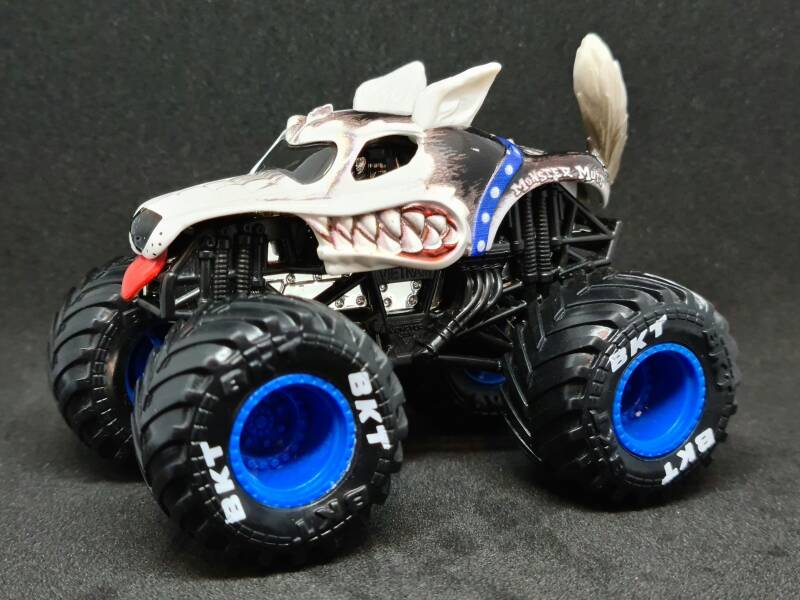 Monster Mutt Husky