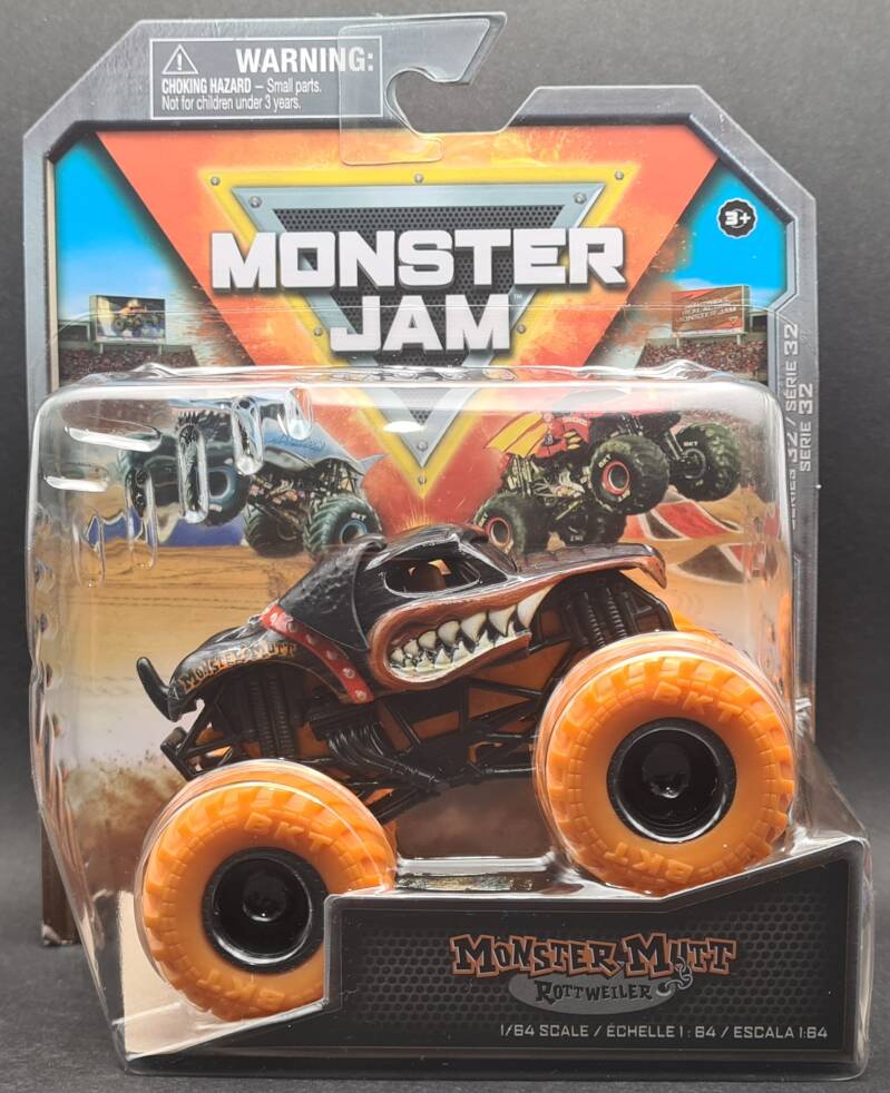2023-mix-32-monster-mutt-rottwieller-ruff-crowd-standard.jpg