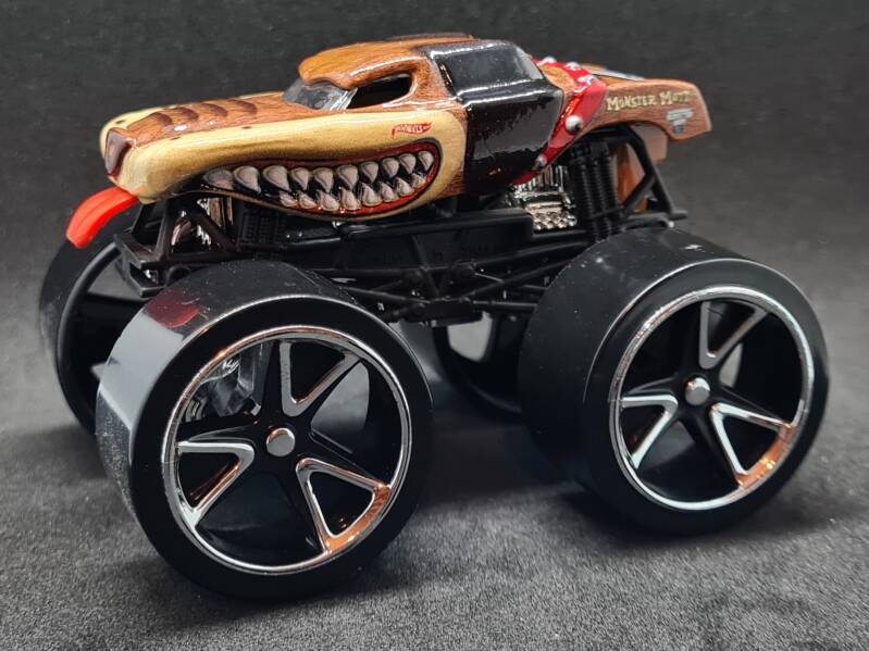 Monster Mutt - Track Ace's