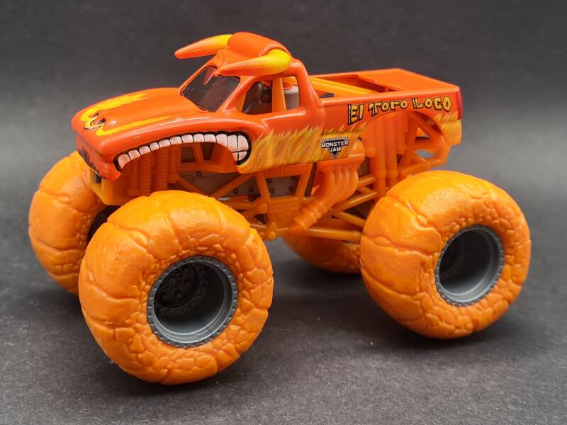 El Toro Loco - Tough Treads