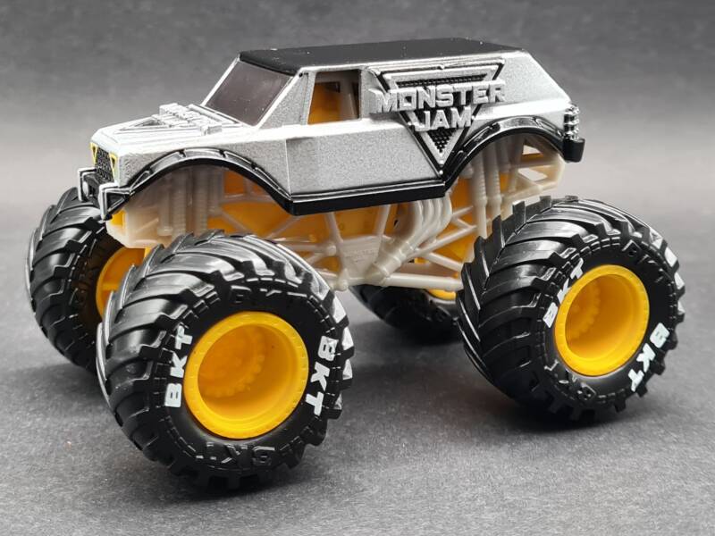Monstere Jam Stunt Truck - Series 32